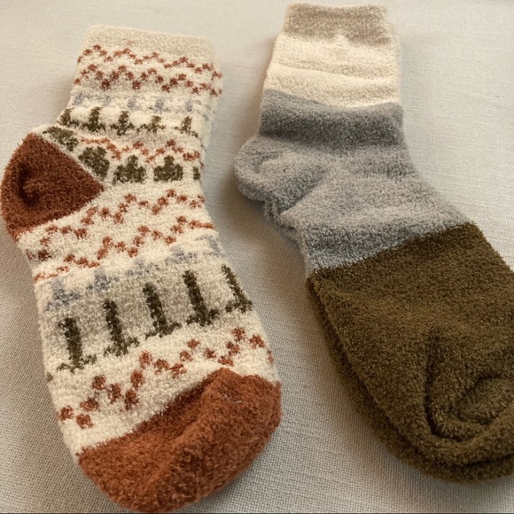 Frye Off White Cream Beanie Hat & Multicolor Soft Fuzzy Boot Socks Gift Set New - Picture 10 of 10